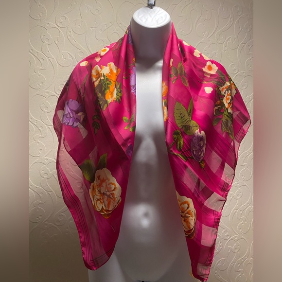 BUNDLE VINTAGE SCARFS MYSTERY BOX 10 VINTAGE SCARFS - Picture 8 of 9